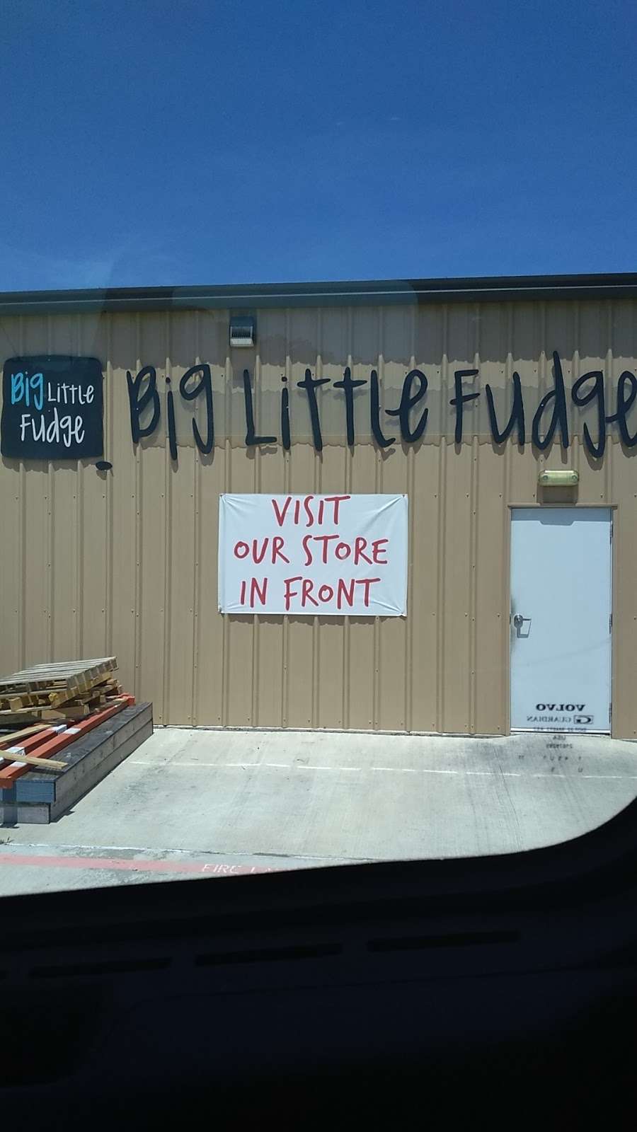 Big Little Fudge | 15522 Summit Park Dr #201, Montgomery, TX 77356, USA | Phone: (888) 543-8343