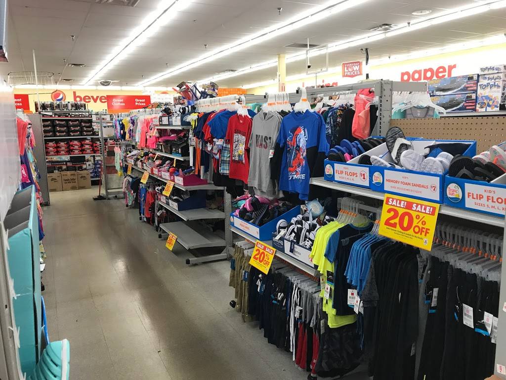 Family Dollar | 2510 W North Ave, Milwaukee, WI 53205, USA | Phone: (414) 977-0054