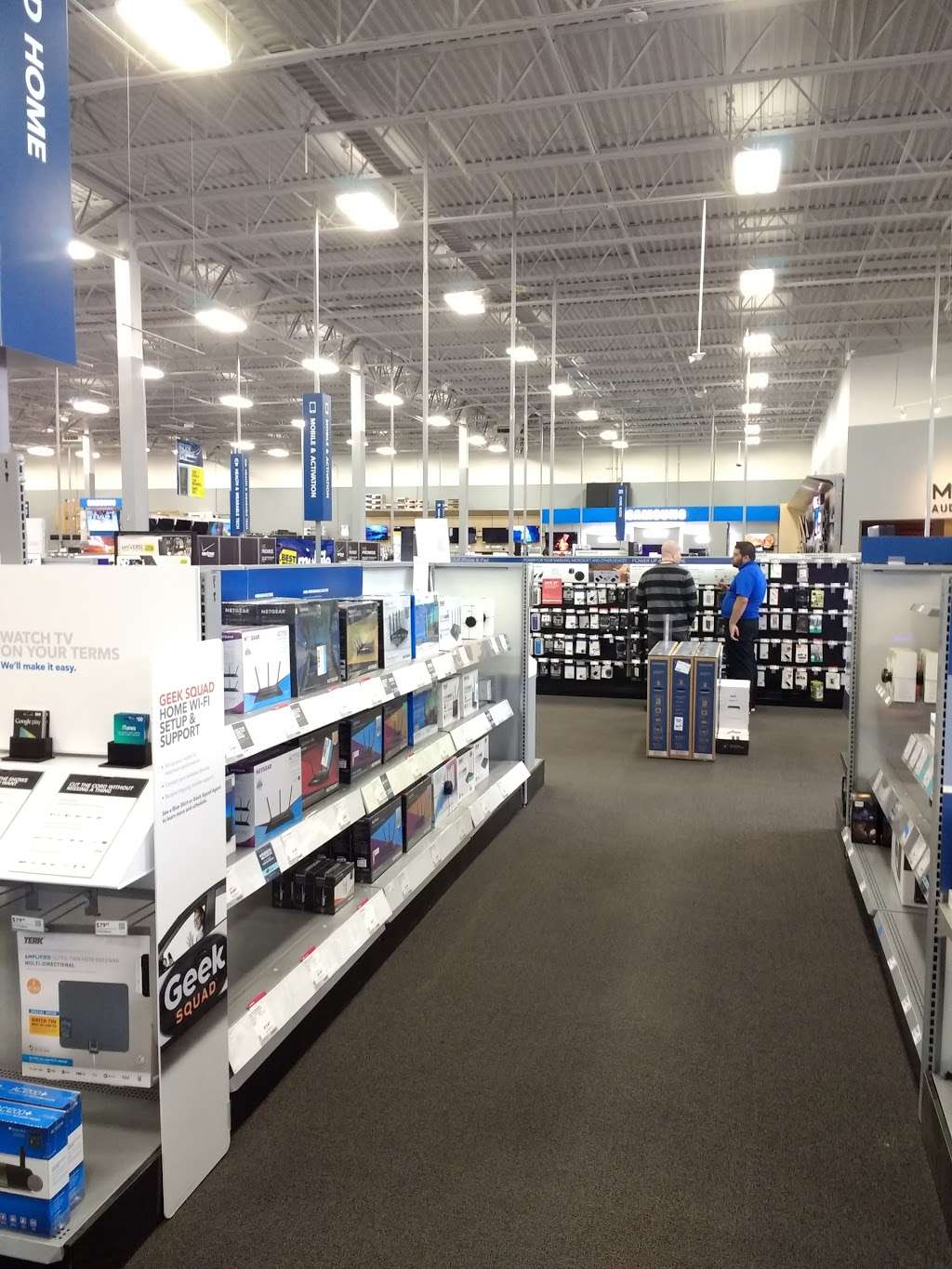 Best Buy | 2100 N Elston Ave, Chicago, IL 60614, USA | Phone: (773) 486-0142