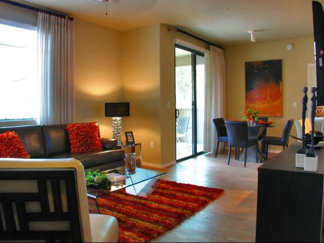 Liv Avenida Apartments | 3250 S Arizona Ave, Chandler, AZ 85248, USA | Phone: (480) 284-8335