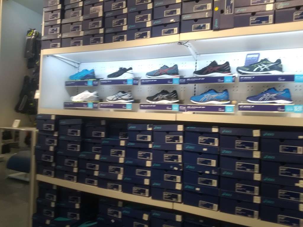 ASICS Outlet | 1 Outlet Blvd #690, Wrentham, MA 02093, USA | Phone: (508) 384-5124