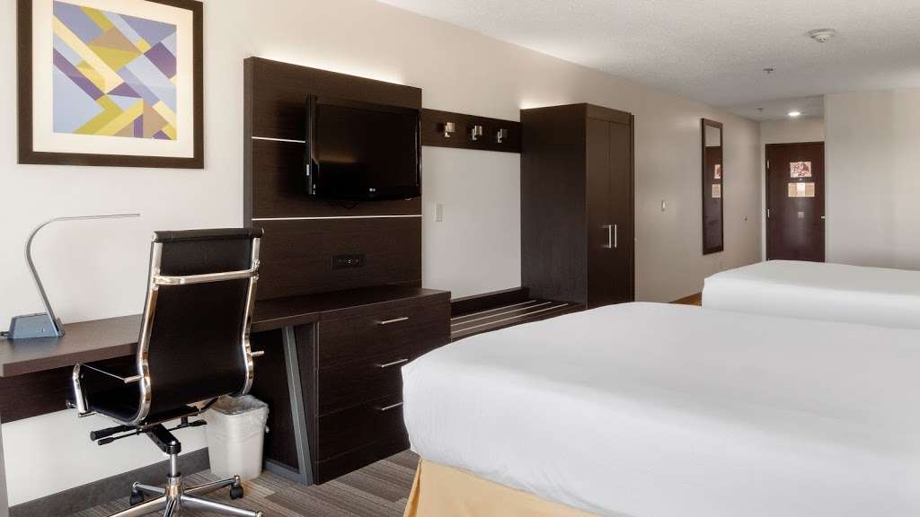 Holiday Inn Express & Suites Newton Sparta | 8 N Park Dr, Newton, NJ 07860, USA | Phone: (973) 940-8888