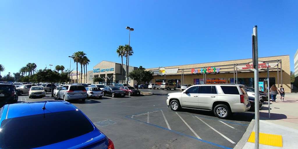 Plant Shopping Center | 7880 Van Nuys Blvd, Panorama City, CA 91402