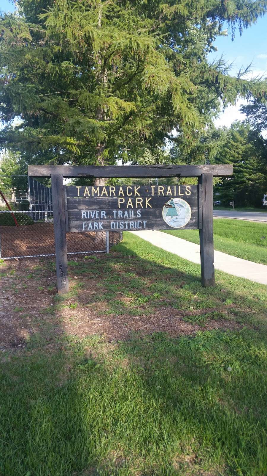 Tamarack Trails Park | 1950 E Kensington Rd, Mt Prospect, IL 60056, USA