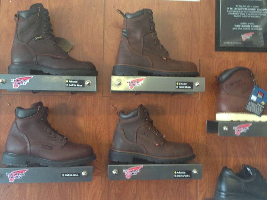 Red Wing Shoes, Plymouth | 372 Court St, Plymouth, MA 02360, USA | Phone: (508) 747-2226