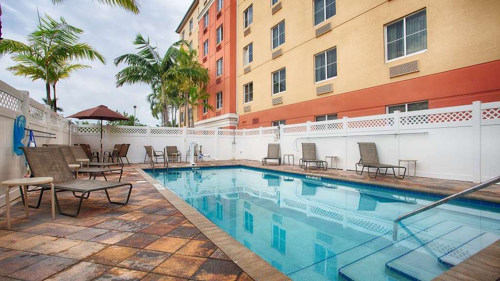 Best Western Plus Fort Lauderdale Airport South Inn & Suites | 1900 Stirling Rd, Dania Beach, FL 33004, USA | Phone: (954) 926-7300