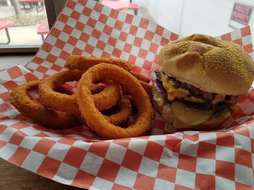 Maxs Burgers and Gyros | 8240 Wornall Rd, Kansas City, MO 64114, USA | Phone: (816) 444-6297