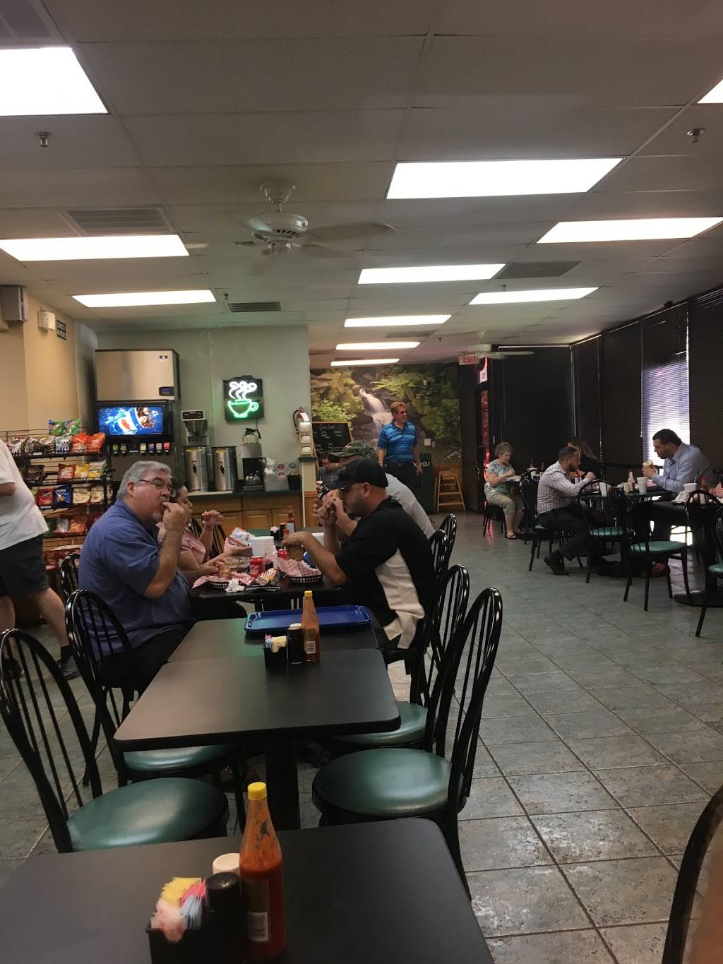 Saras Deli | 3001 Gateway Dr # 110, Irving, TX 75063, USA | Phone: (972) 753-2639