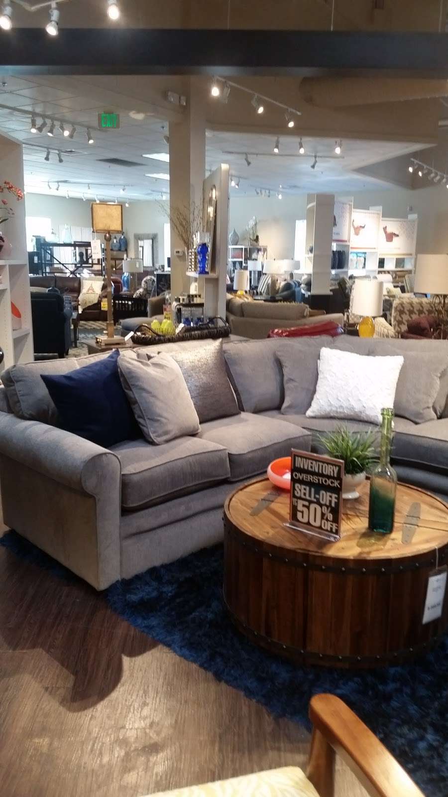 La-Z-Boy Home Furnishings & Décor | 8185 Fletcher Pkwy, La Mesa, CA 91942, USA | Phone: (619) 461-2846