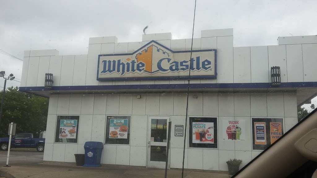 White Castle | 1400 Sibley Blvd, Dolton, IL 60419, USA | Phone: (708) 868-5494