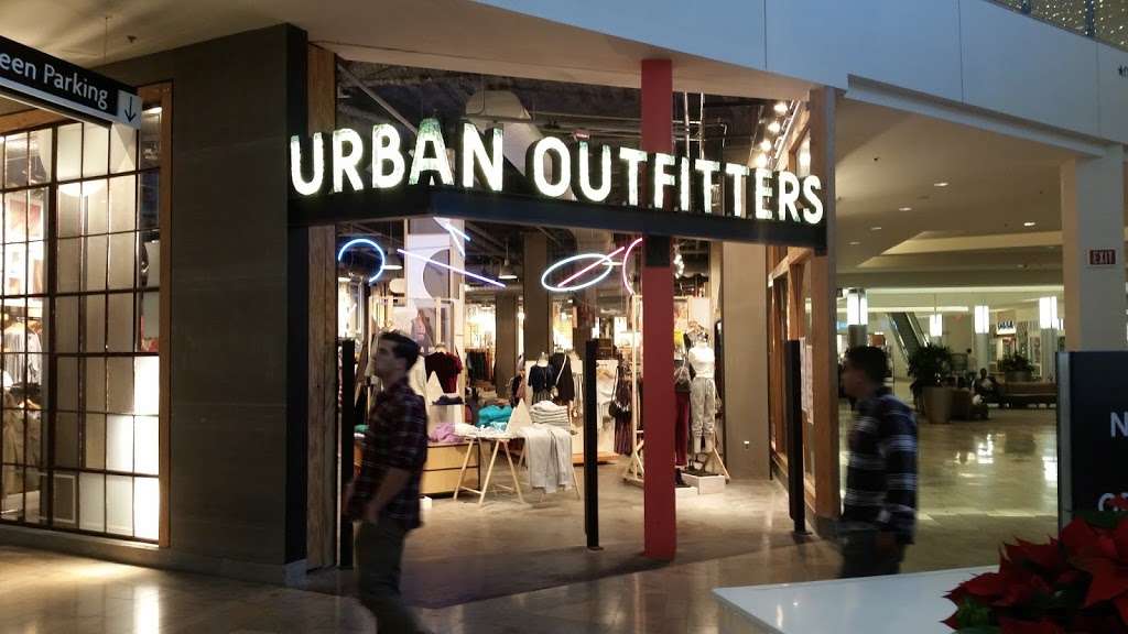 Urban Outfitters | 3200 S Las Vegas Blvd, Las Vegas, NV 89109, USA | Phone: (702) 794-4011