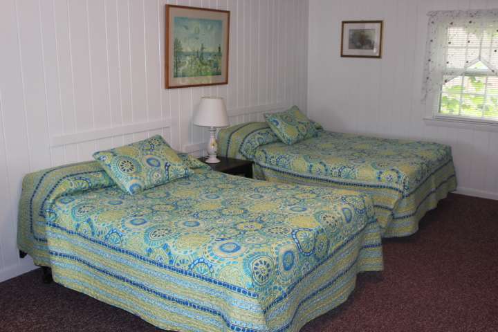 Sheas Riverside Inn & Motel | 132 Main St, Essex, MA 01929, USA | Phone: (978) 768-6800