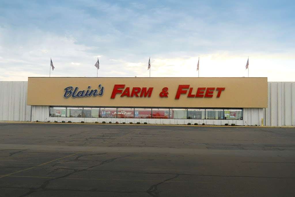 Blains Farm & Fleet - Ottawa, Illinois | 4140 Columbus St, Ottawa, IL 61350, USA | Phone: (815) 433-4536