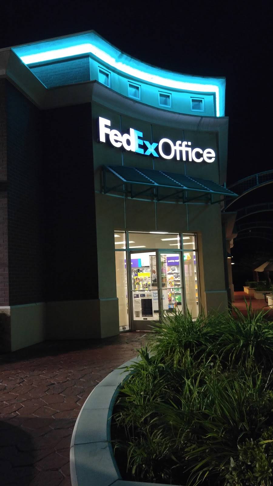 FedEx Office Print & Ship Center | 13585 Whittier Blvd Suite 4, Whittier, CA 90605, USA | Phone: (562) 945-0280