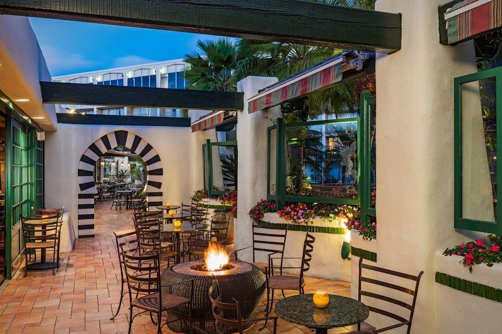 Bahia Resort Hotel | 998 W Mission Bay Dr, San Diego, CA 92109, USA | Phone: (858) 488-0551