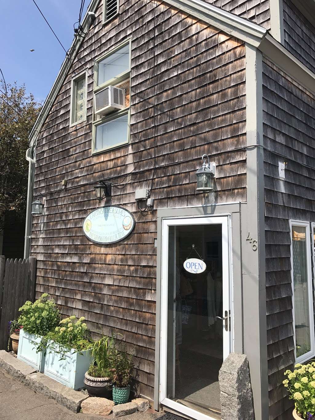 Earths Treasures | 46 Bearskin Neck, Rockport, MA 01966, USA