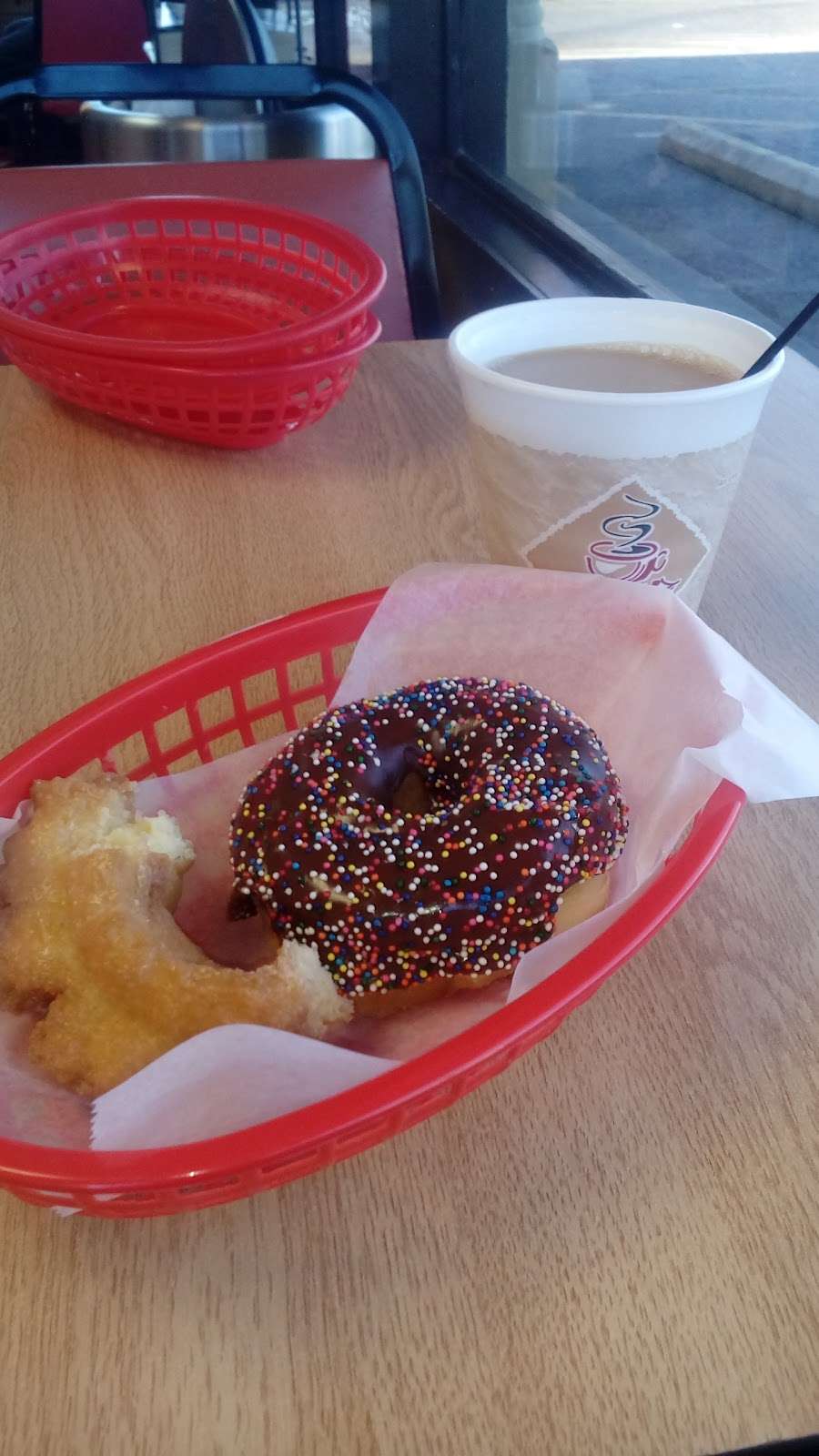 The Donut Palace | 14540 S Josey Ln, Dallas, TX 75234, USA | Phone: (972) 241-1903