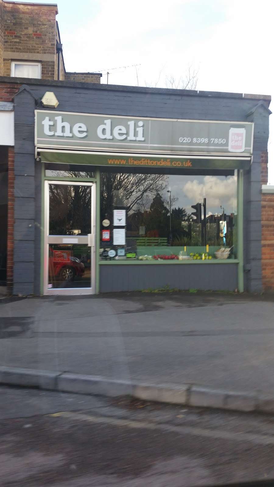 The Deli | 1b Criterion Buildings, Winters Bridge, Thames Ditton KT7 0SS, UK | Phone: 020 8398 7850