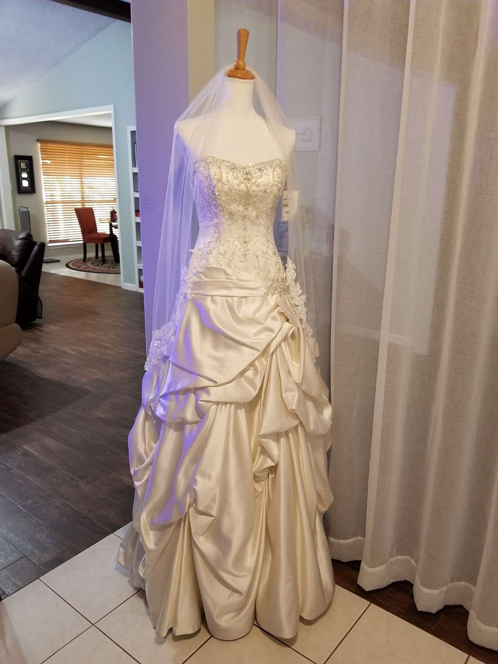 Sew Wedding Dress & Alterations | 2506 Fall Brook St, San Antonio, TX 78232, USA | Phone: (210) 535-7673