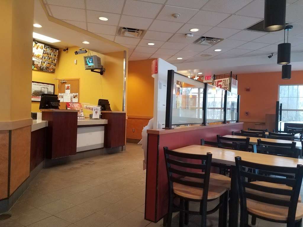 KFC | 218 Broad St, Bridgewater, MA 02324, USA | Phone: (508) 697-8436