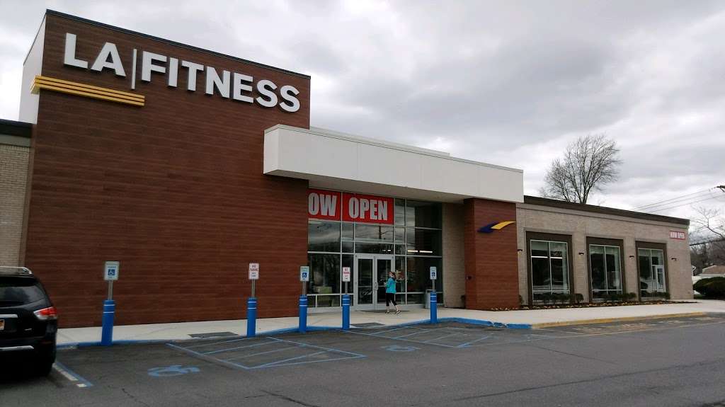 LA Fitness | 1230 Deer Park Ave, North Babylon, NY 11703, USA | Phone: (631) 306-8102