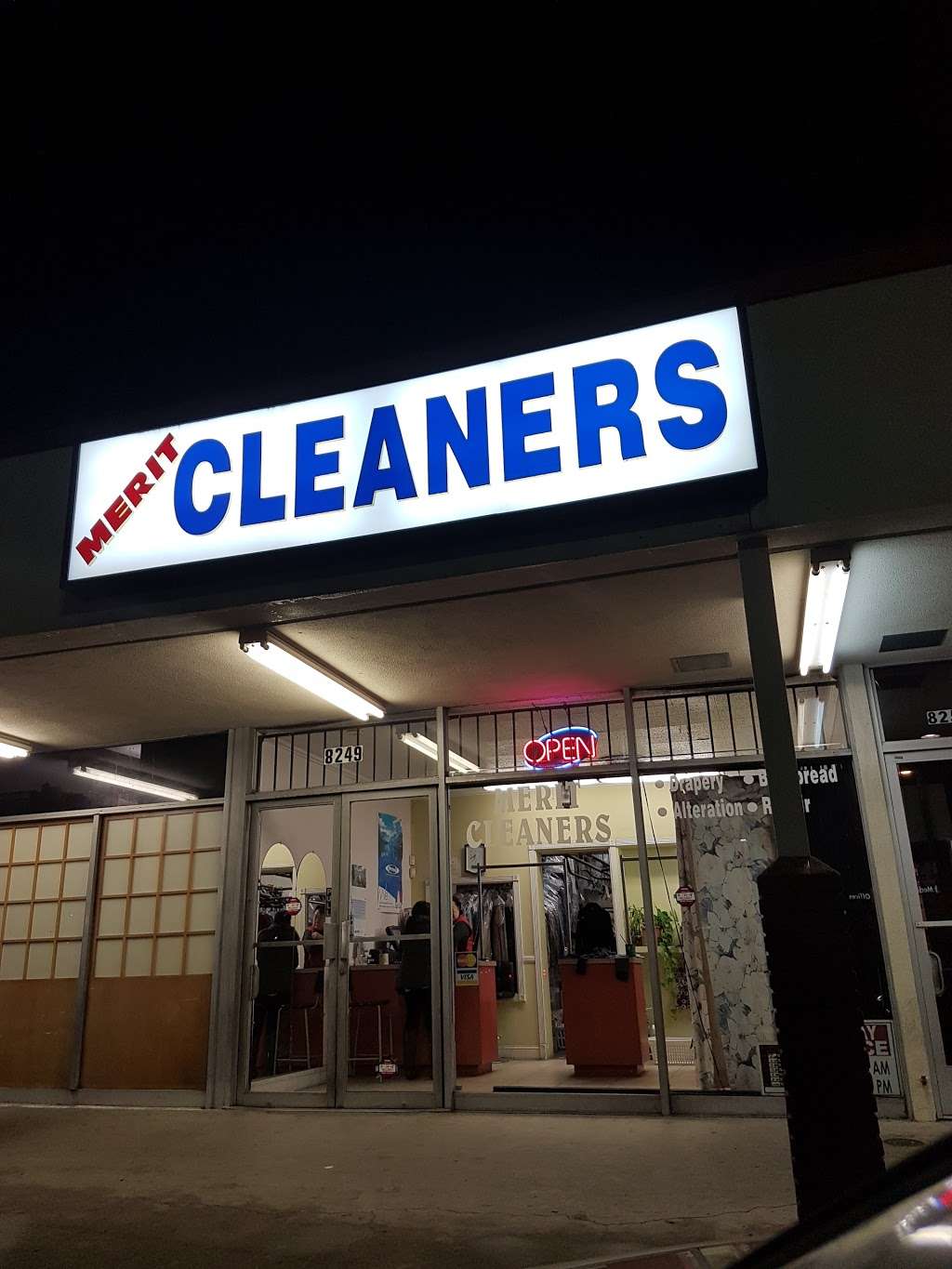 Merit Cleaners | 8249 Woodman Ave, Van Nuys, CA 91402, USA | Phone: (818) 785-1975