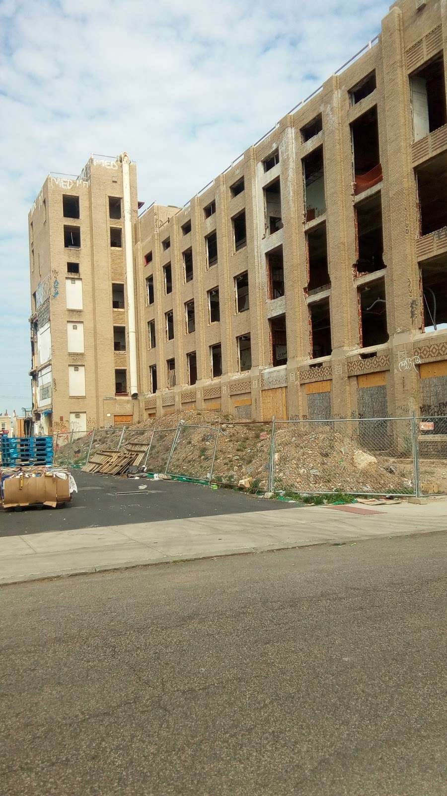 KicksUSA | 701 W Lehigh Ave, Philadelphia, PA 19133, USA | Phone: (215) 225-1023