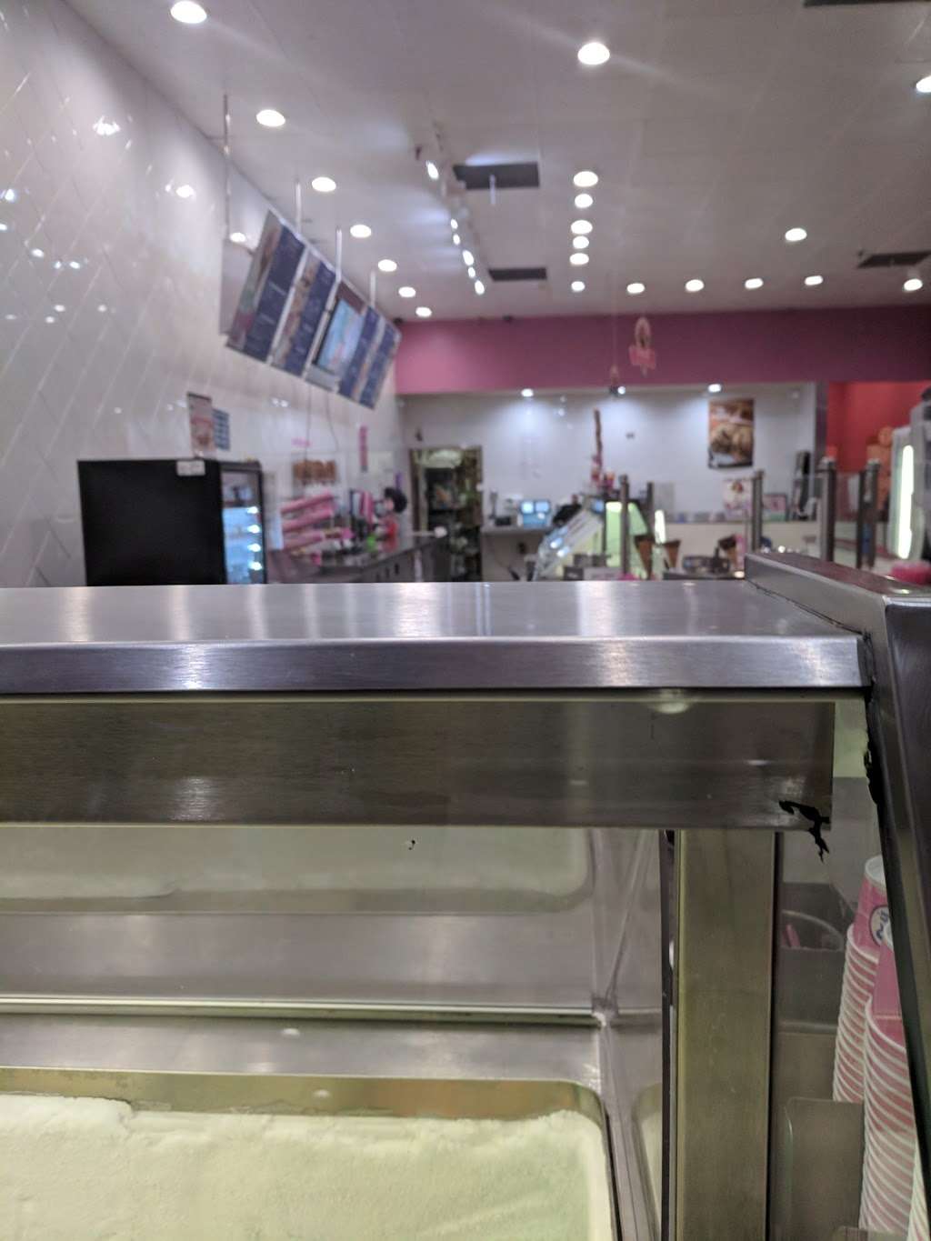 Baskin-Robbins | 2084 S Atlantic Blvd, Monterey Park, CA 91754, USA | Phone: (323) 722-5094