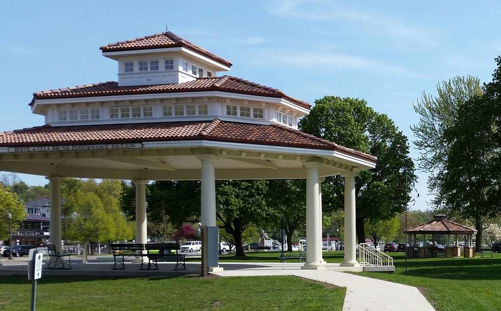 Flat Iron Park | Lake Geneva, WI 53147, USA