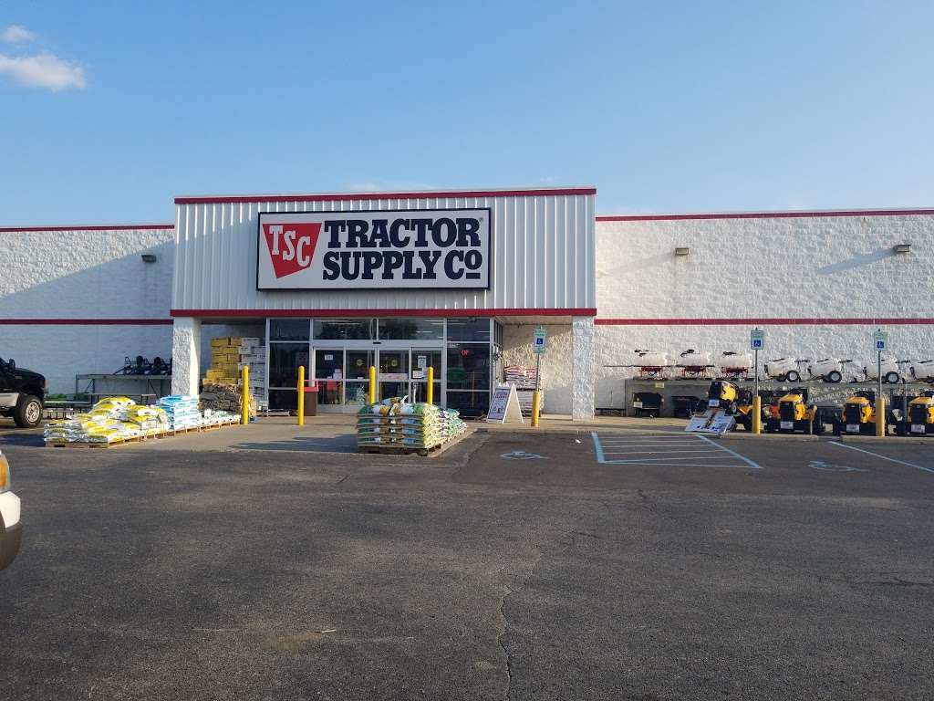 Tractor Supply Co. | 8135 Brookville Rd, Indianapolis, IN 46239, USA | Phone: (317) 356-0138