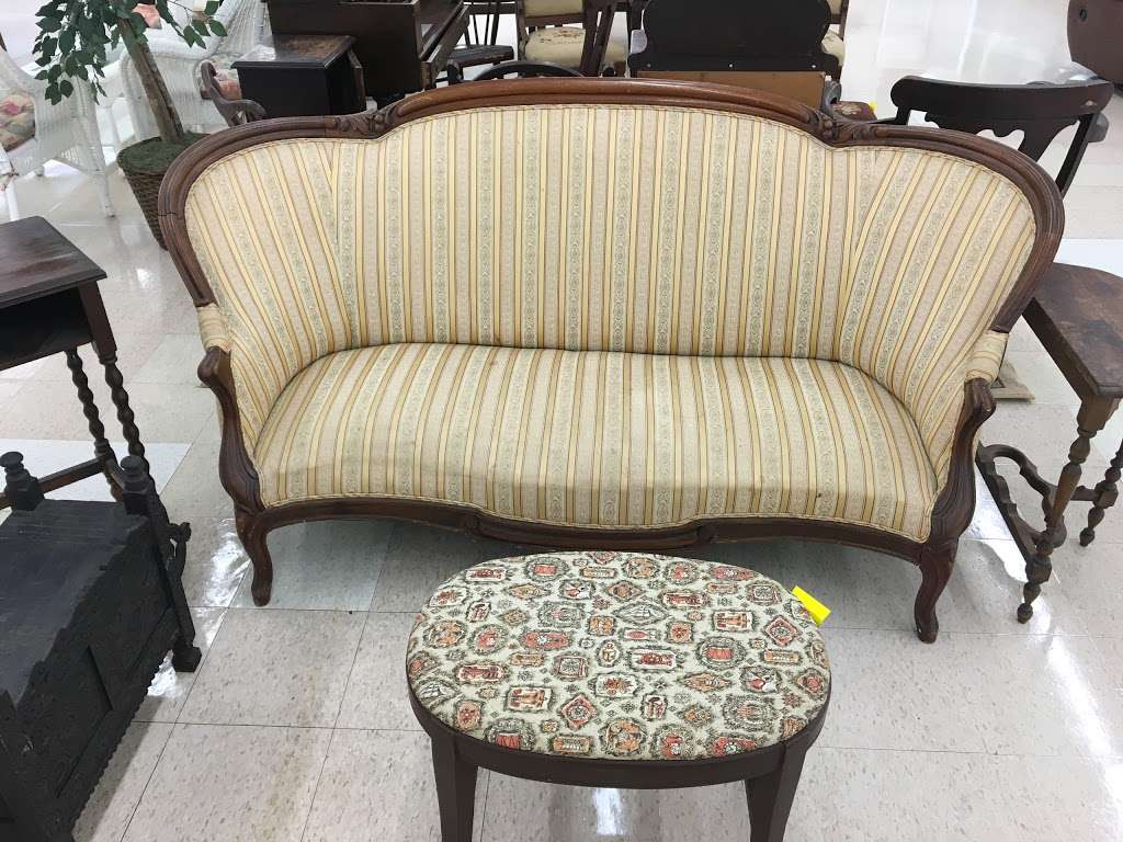 Liberty Thrift & Home Furnishings | 2200 E High St, Pottstown, PA 19464 | Phone: (484) 624-3322