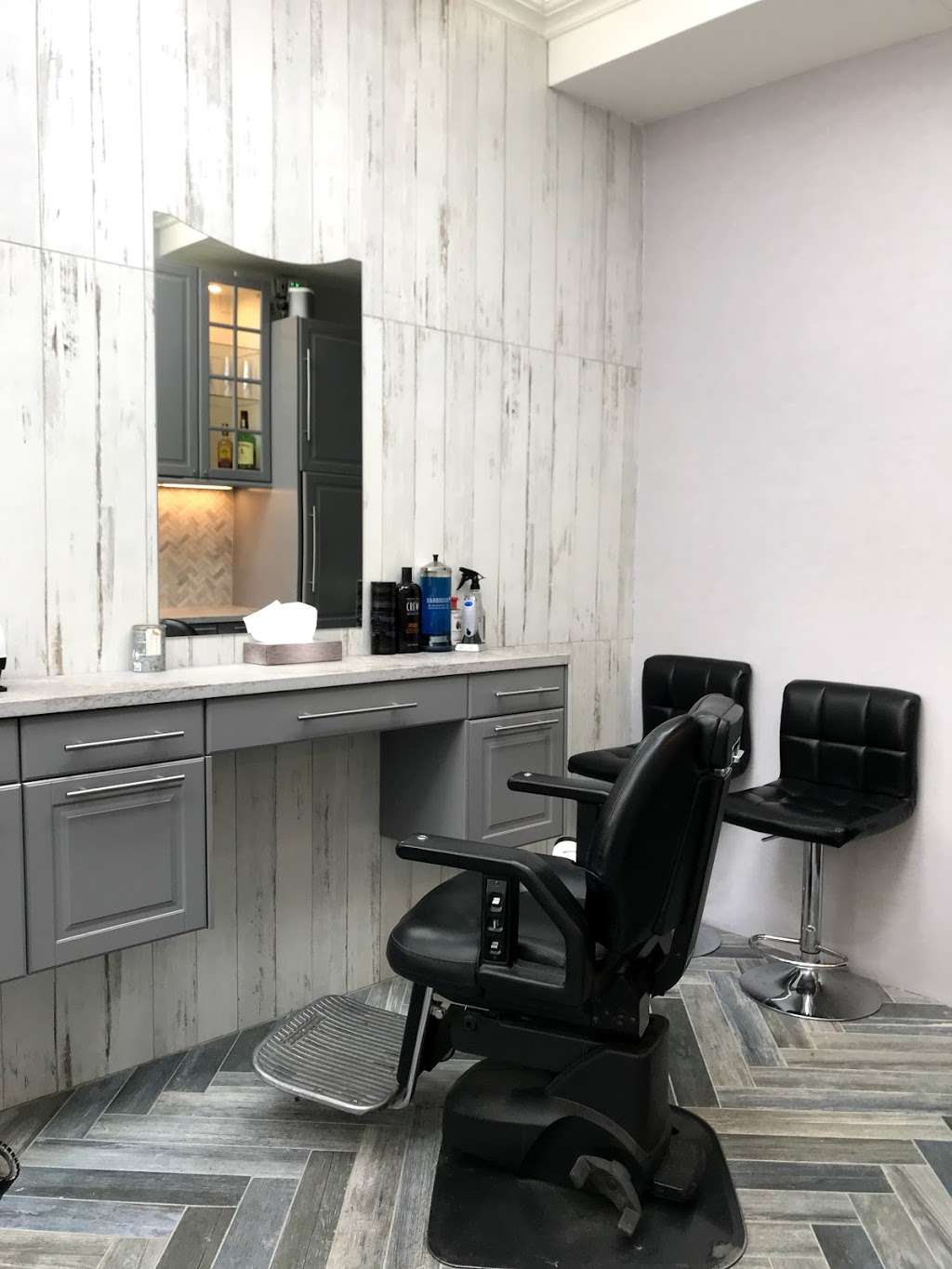 West Village Barber Shop | 131 Christopher St, New York, NY 10014, USA | Phone: (212) 243-3686