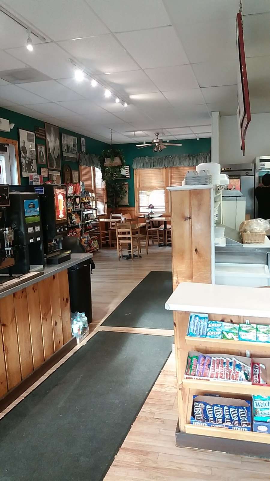 Heritage Deli & Cafe | 466 Heritage Rd, Southbury, CT 06488, USA | Phone: (203) 264-4322