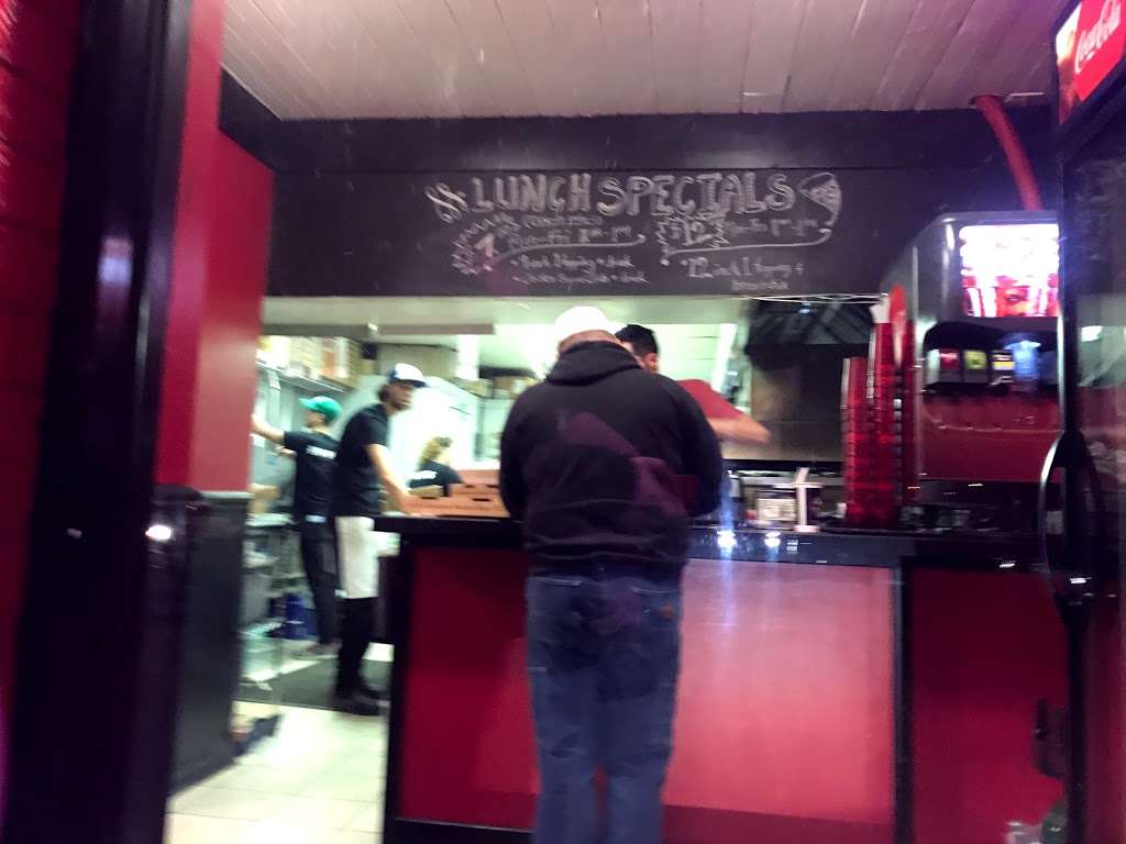 Greeks Pizzeria | 62 E Berry St, Upland, IN 46989, USA | Phone: (765) 998-8005