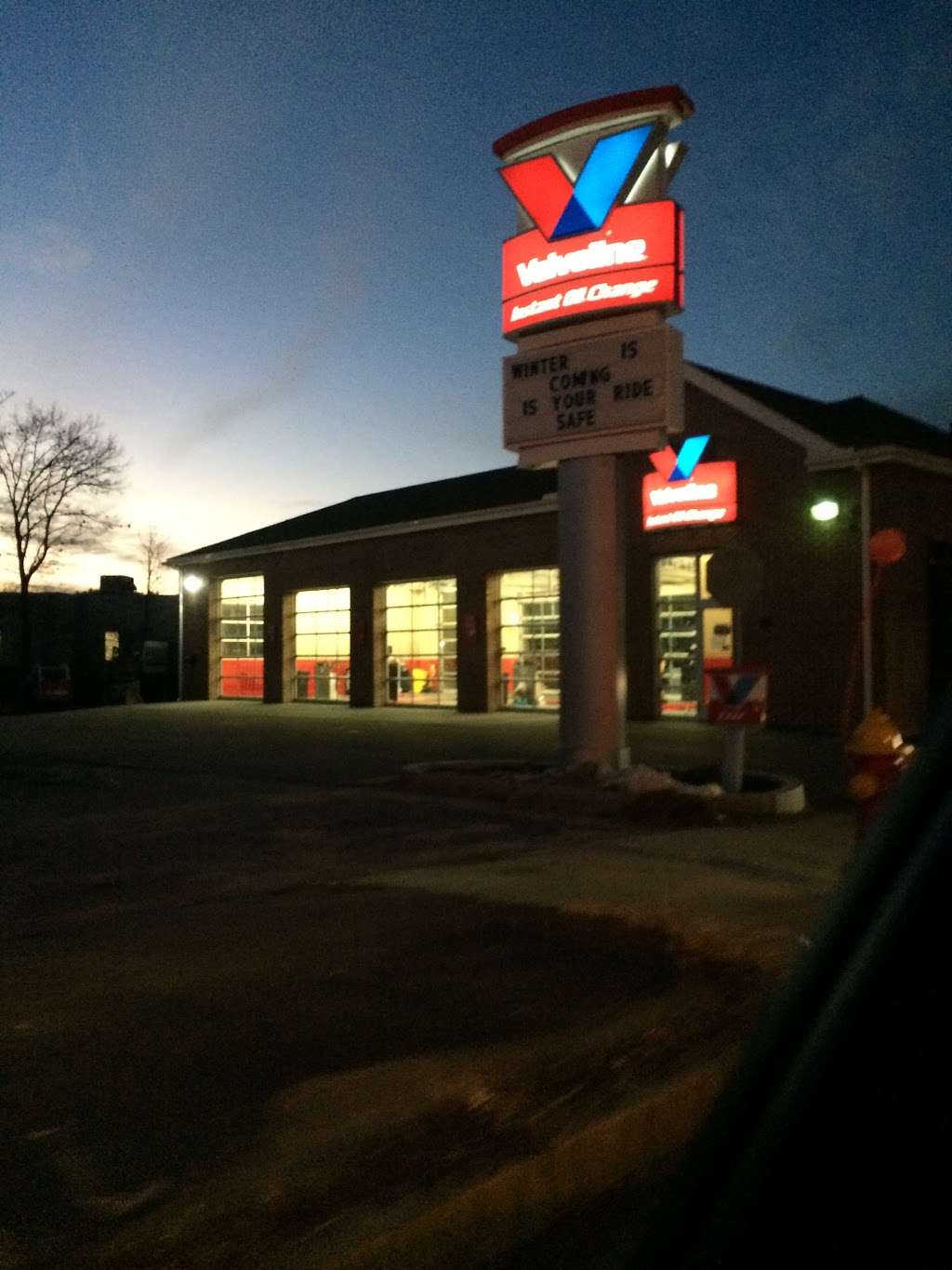 Valvoline Instant Oil Change | 175 Everett St, Norwood, MA 02062, USA | Phone: (781) 255-9797