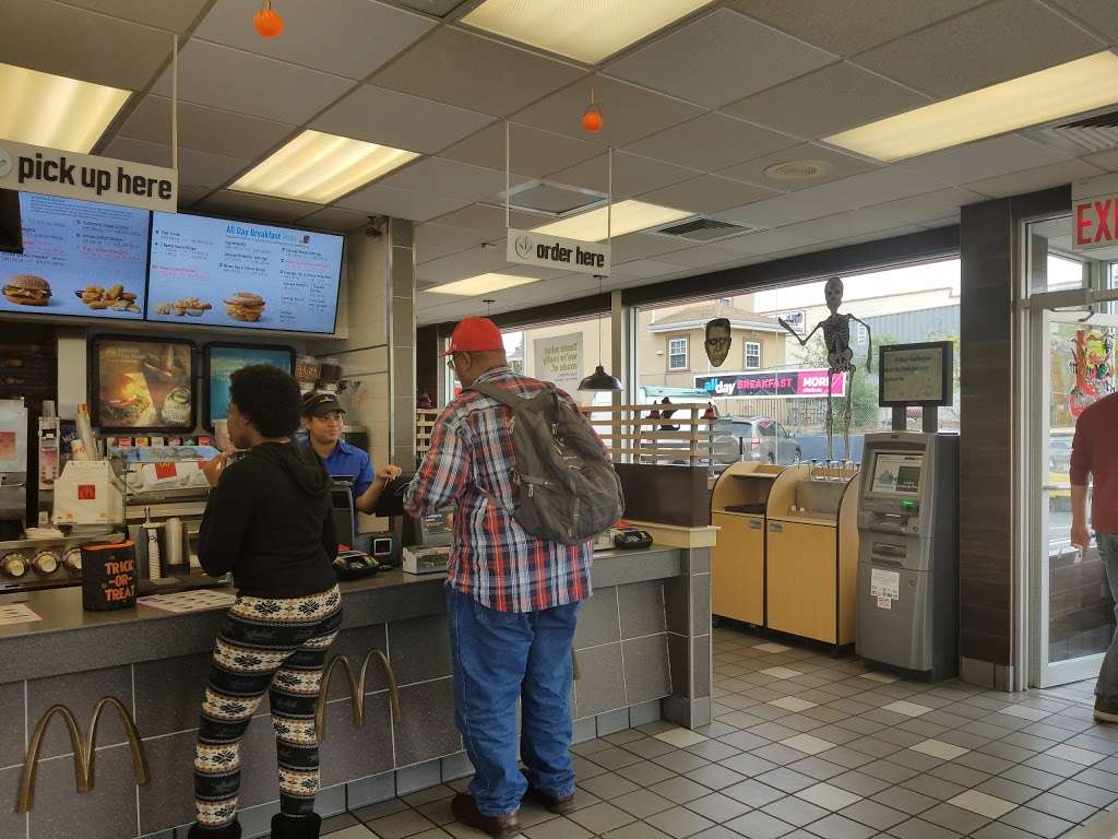 McDonalds | 1101 E Tremont Ave, The Bronx, NY 10460, USA | Phone: (718) 824-4123