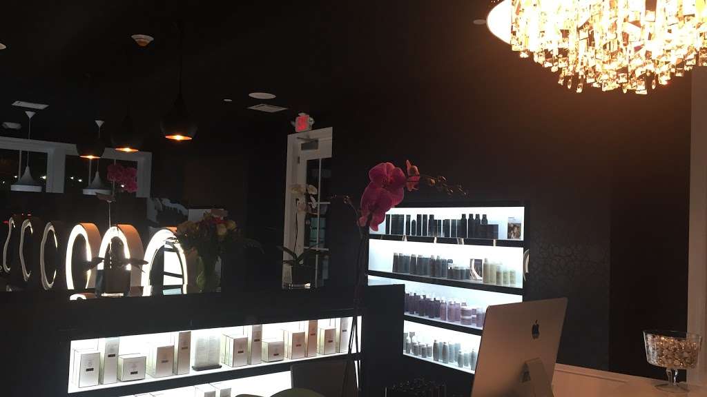 Le Boudoir Blow Dry Bar Darien | 13 Grove St, Darien, CT 06820, USA | Phone: (203) 569-5751