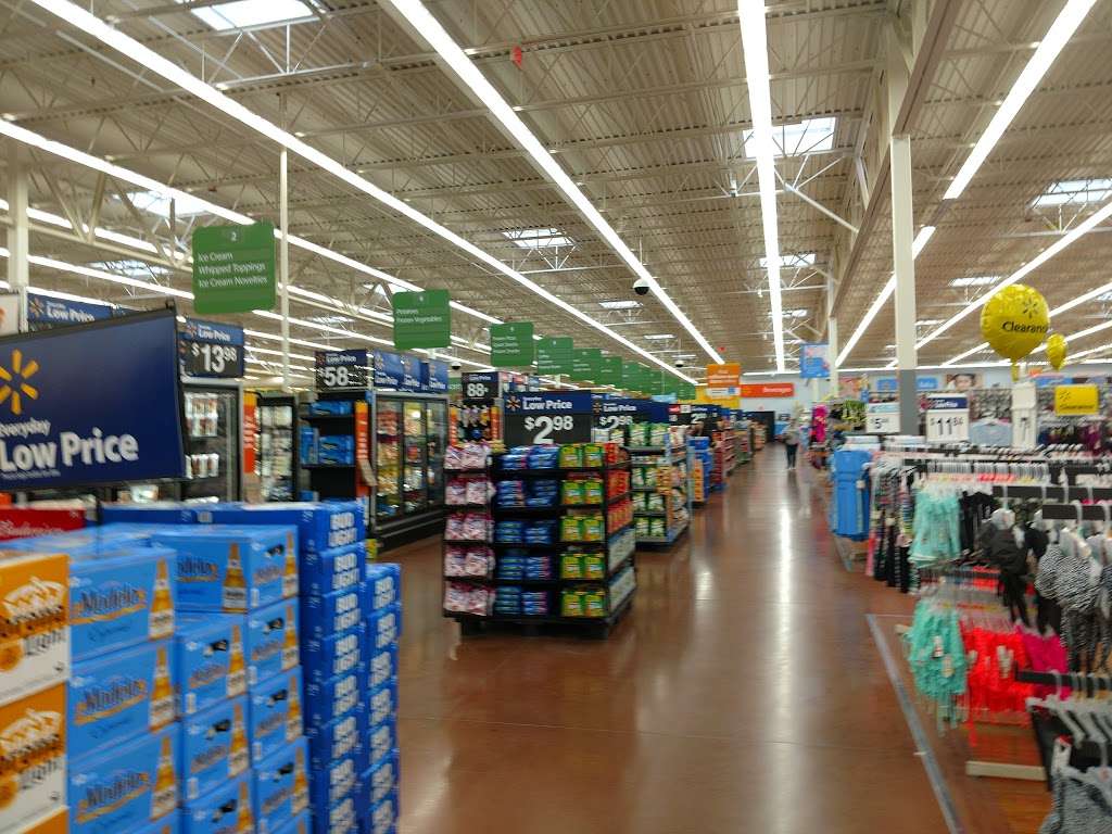 Walmart Supercenter | 2101 Gateway Center Dr, Belvidere, IL 61008, USA | Phone: (815) 547-5447