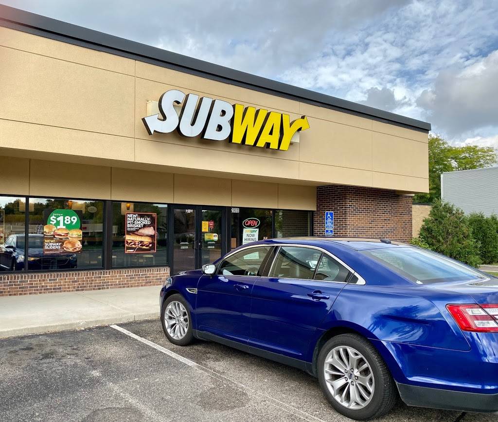 Subway | 2900 Cliff Rd E, Burnsville, MN 55337, USA | Phone: (952) 895-9308