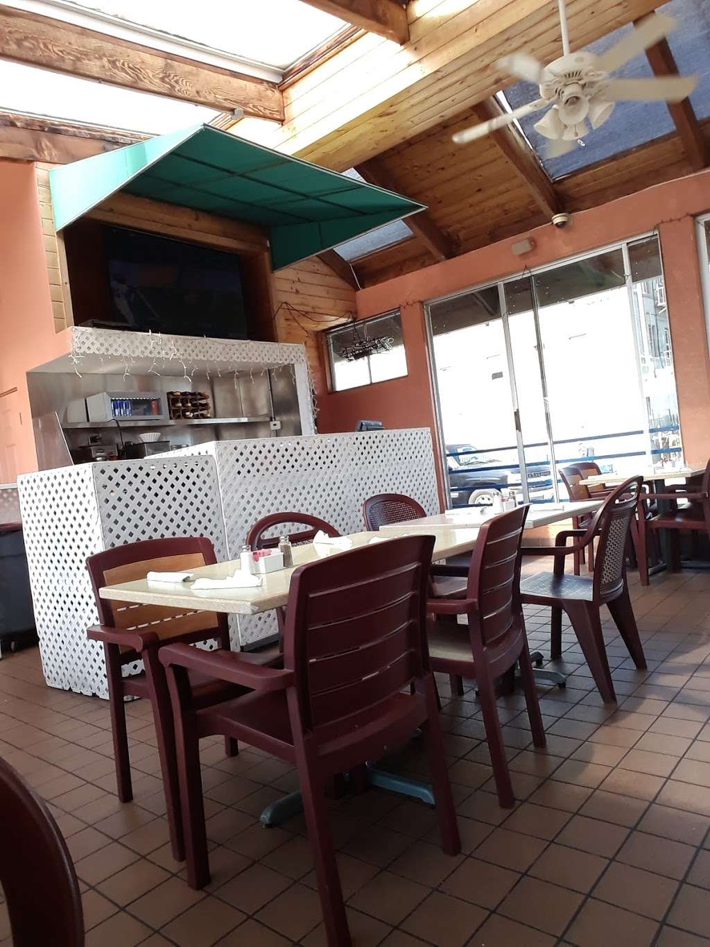 Scottys on the Strand | 1100 The Strand, Hermosa Beach, CA 90254 | Phone: (310) 318-7152