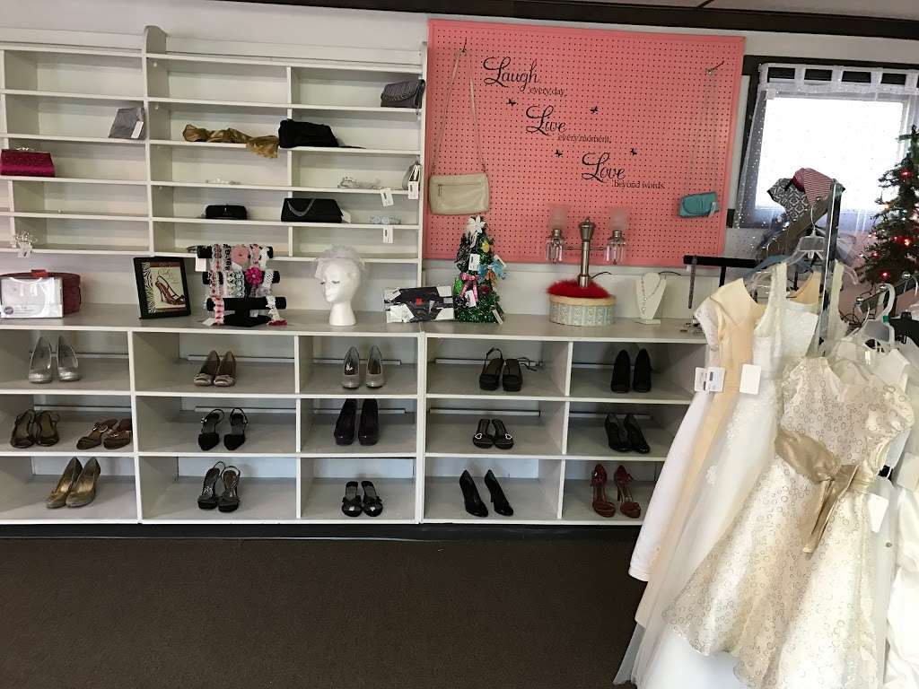 Ky-Belle Boutique Formal/Bridal Wear Consignment | 334 E Catawissa St, Nesquehoning, PA 18240, USA | Phone: (570) 273-5550