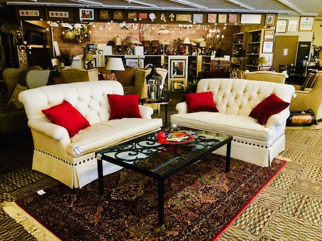 Flippin Furniture & Consignments | 12532 W Ken Caryl Ave, Littleton, CO 80127, United States | Phone: (303) 972-3547