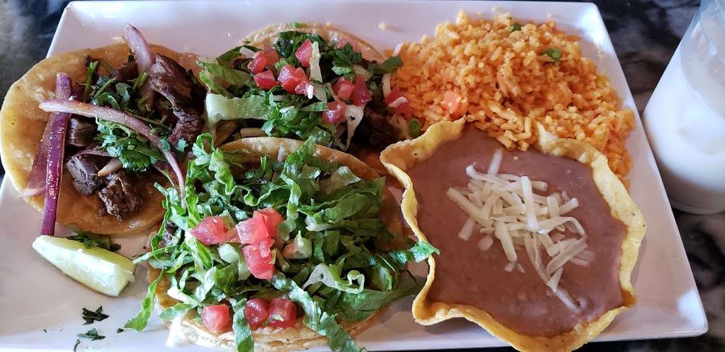 Taco Madre | 2112 Baseline Rd, Montgomery, IL 60538 | Phone: (630) 229-6481