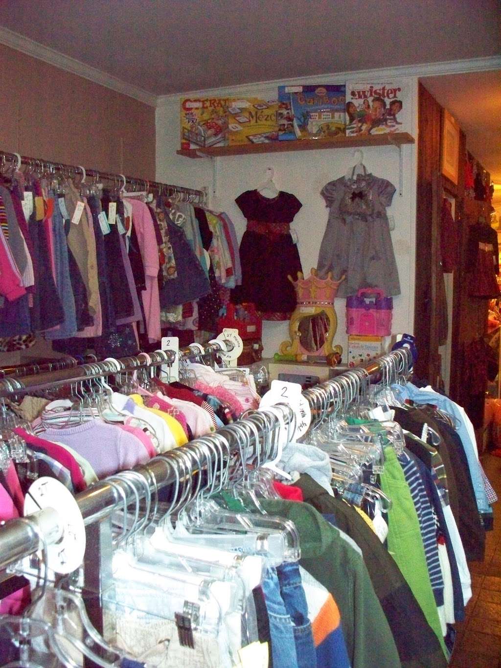 Red Ribbon Consignment Closet | 19 S Whitehorse Rd, Phoenixville, PA 19460, USA | Phone: (610) 935-9778