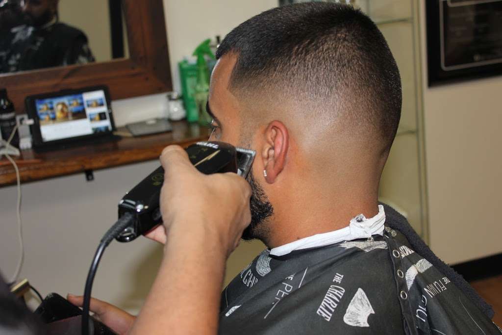 Vintage Blades Barbershop | 916 E Osceola Pkwy, Kissimmee, FL 34744 | Phone: (407) 910-4633