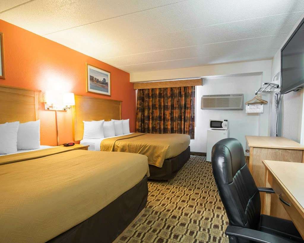 Econo Lodge Kansas City Downtown North | 2232 Taney St, Kansas City, MO 64116 | Phone: (816) 421-6000