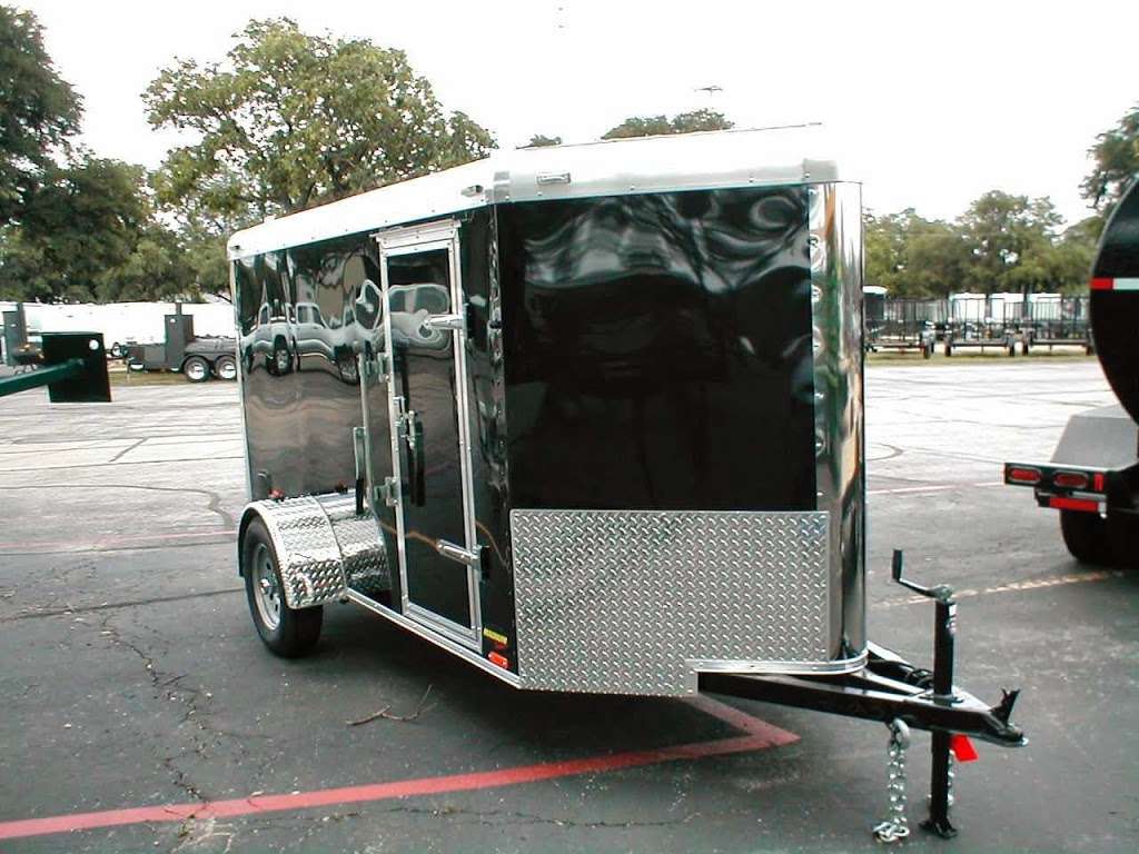 Magnum Trailers | 11210 I-35, San Antonio, TX 78233, USA | Phone: (210) 599-2325