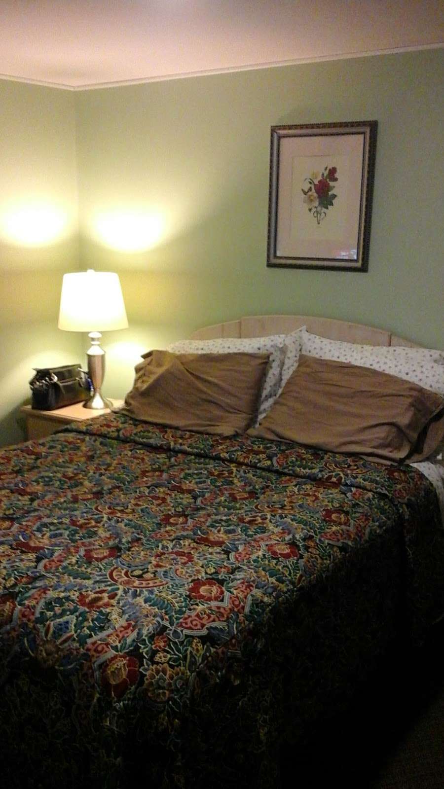 White Rock Motel | 750 Putnam Pike, Chepachet, RI 02814, USA | Phone: (401) 568-4219