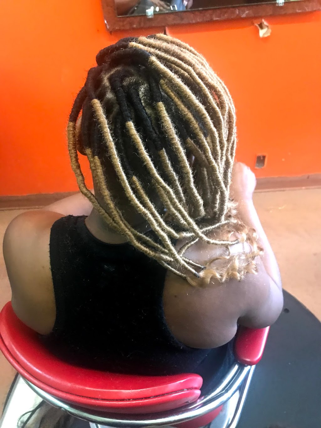 African Braids DFW | 4353 Gannon Ln #113, Dallas, TX 75237, USA | Phone: (469) 231-3249