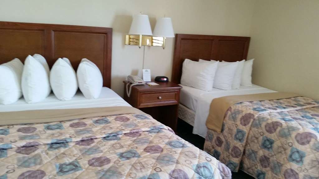 Days Inn & Suites by Wyndham Wildwood | 4610 Ocean Ave, Wildwood, NJ 08260 | Phone: (609) 522-0331